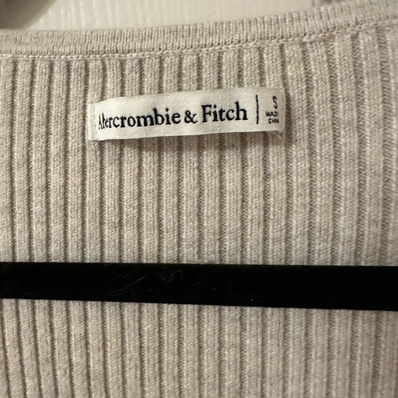 Abercrombie long sleeve sweetheart sweater body suit, size small, and never worn - Picture 3 of 3